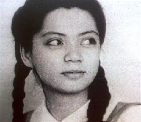 Teresita Castillo .